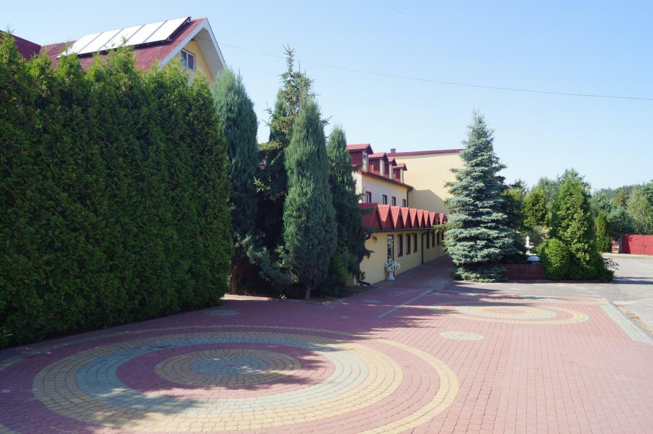 Hotel-Restauracja-Bar Rudka Ostrowiec Swietokrzyski Ngoại thất bức ảnh